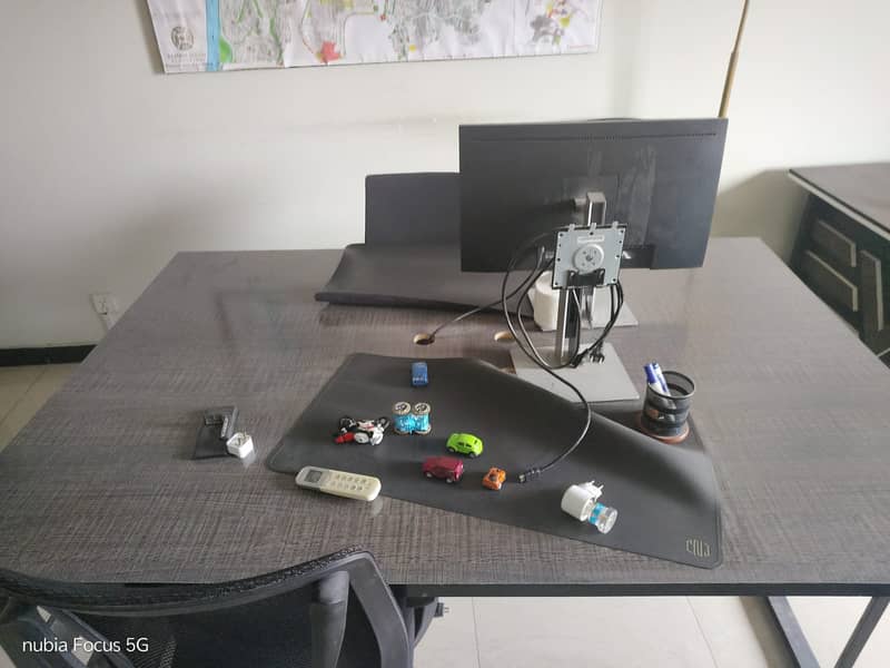 Office Table 0