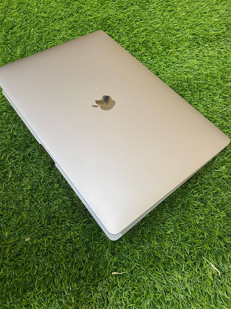 MacBook Pro 1