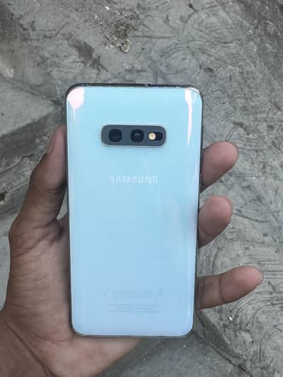 Samsung Mobile S10e