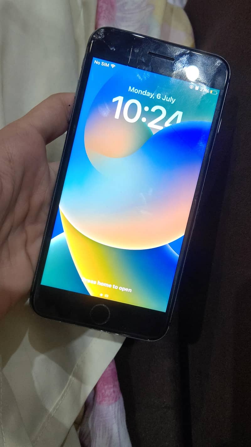 Apple iPhone 8 Plus 0