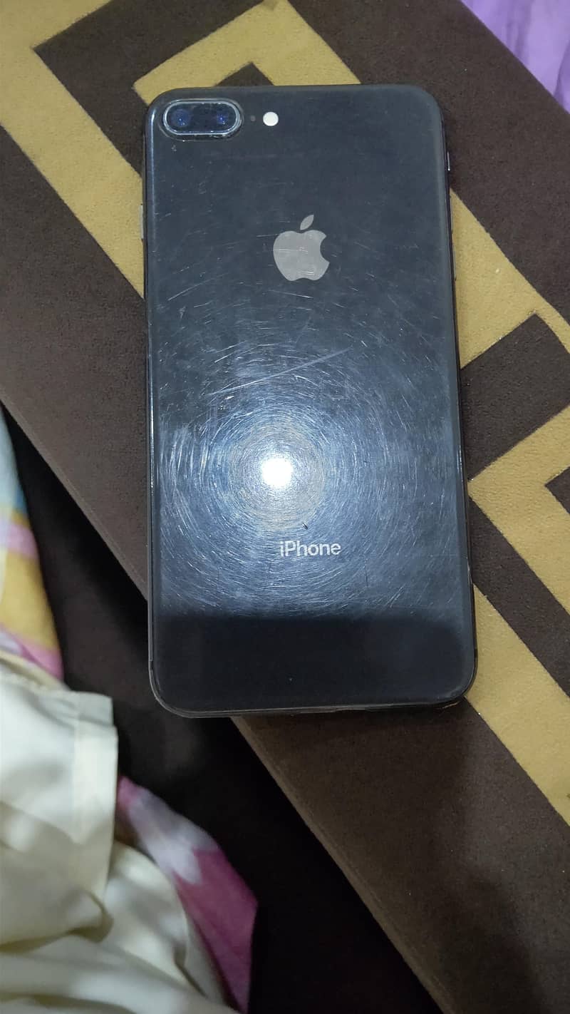 Apple iPhone 8 Plus 1