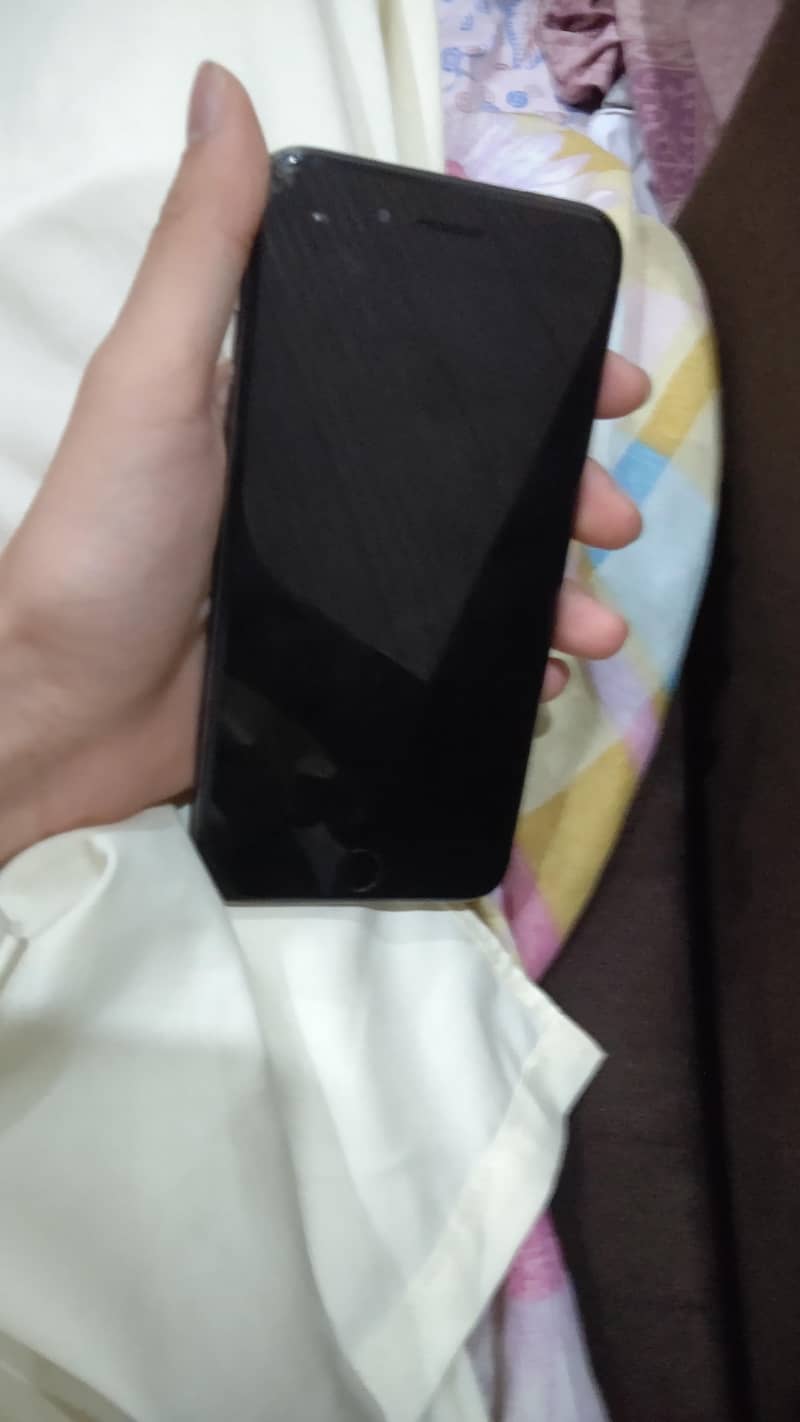 Apple iPhone 8 Plus 3