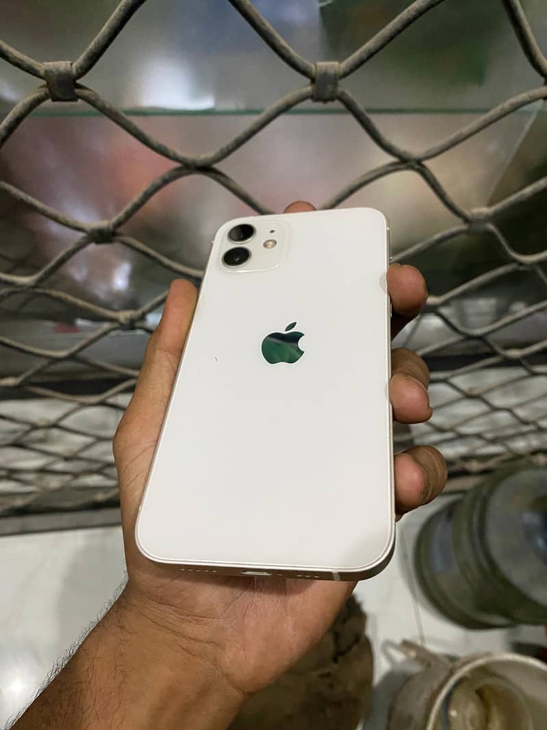 Apple iPhone 12 0