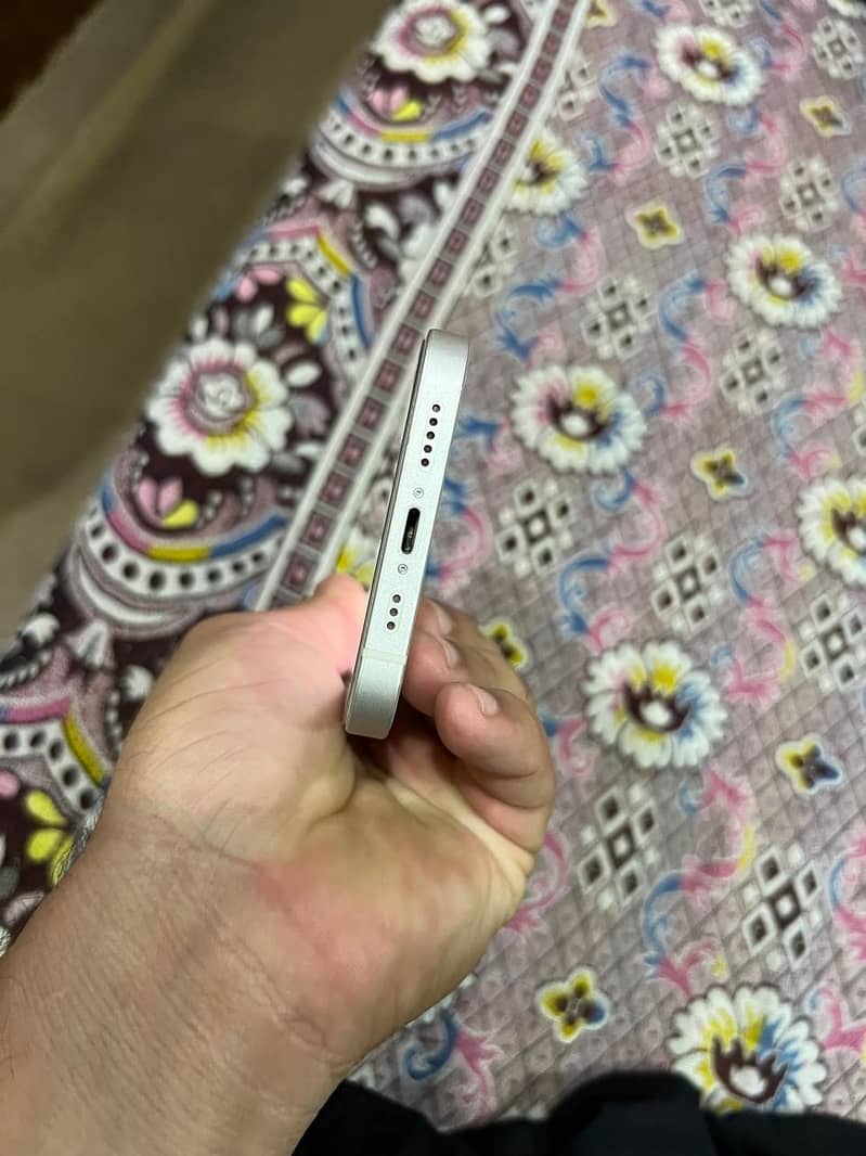 Apple iPhone 12 2