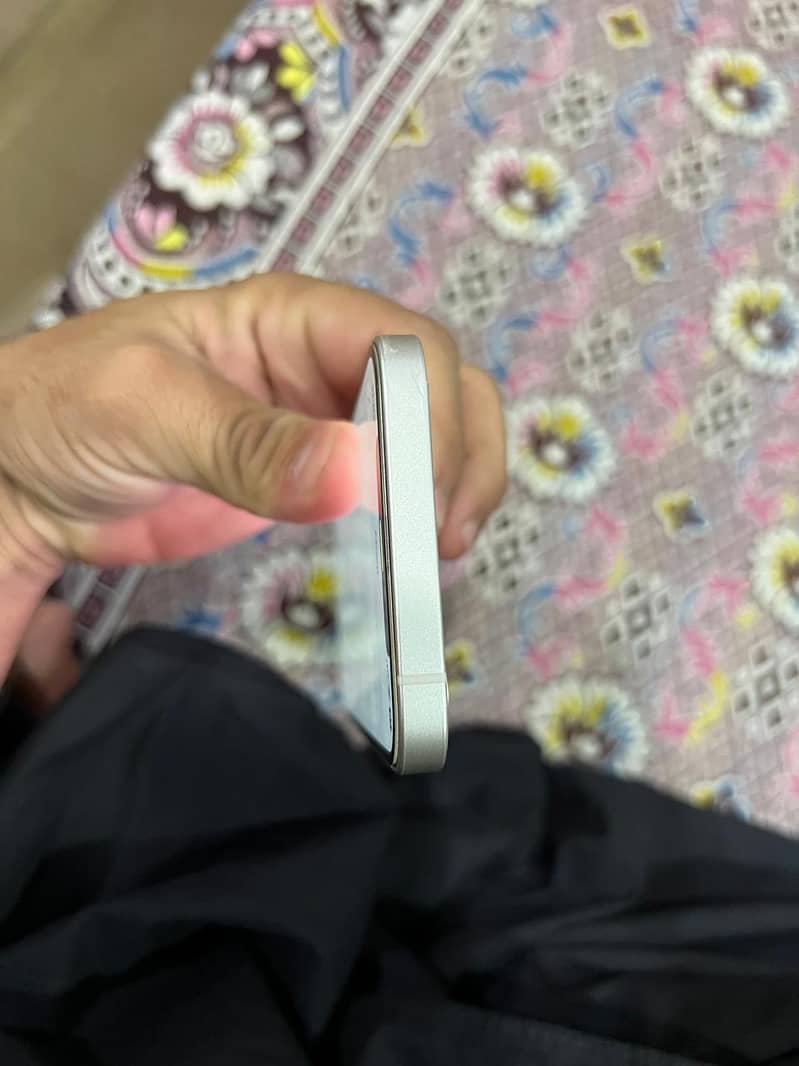 Apple iPhone 12 3