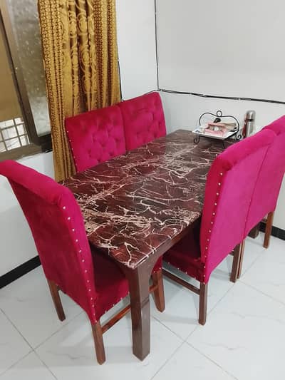 6 seater dinning table, purchased only 2 months ago