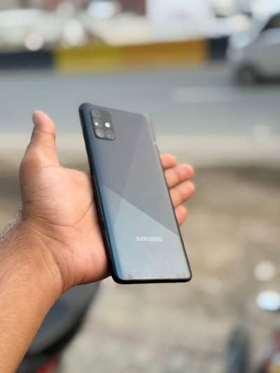 Samsung Mobile A52 under display finger