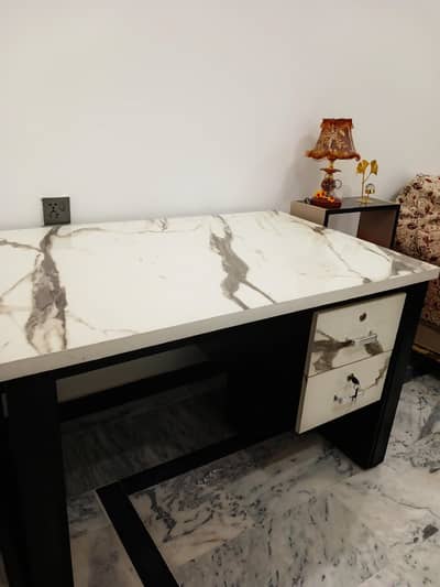 Modern Office/Study Table with Drawer – Excellent Condition