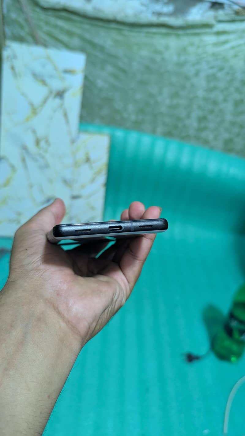 Google Pixel 6a 5