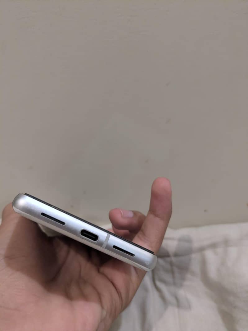 Google Pixel 7 4
