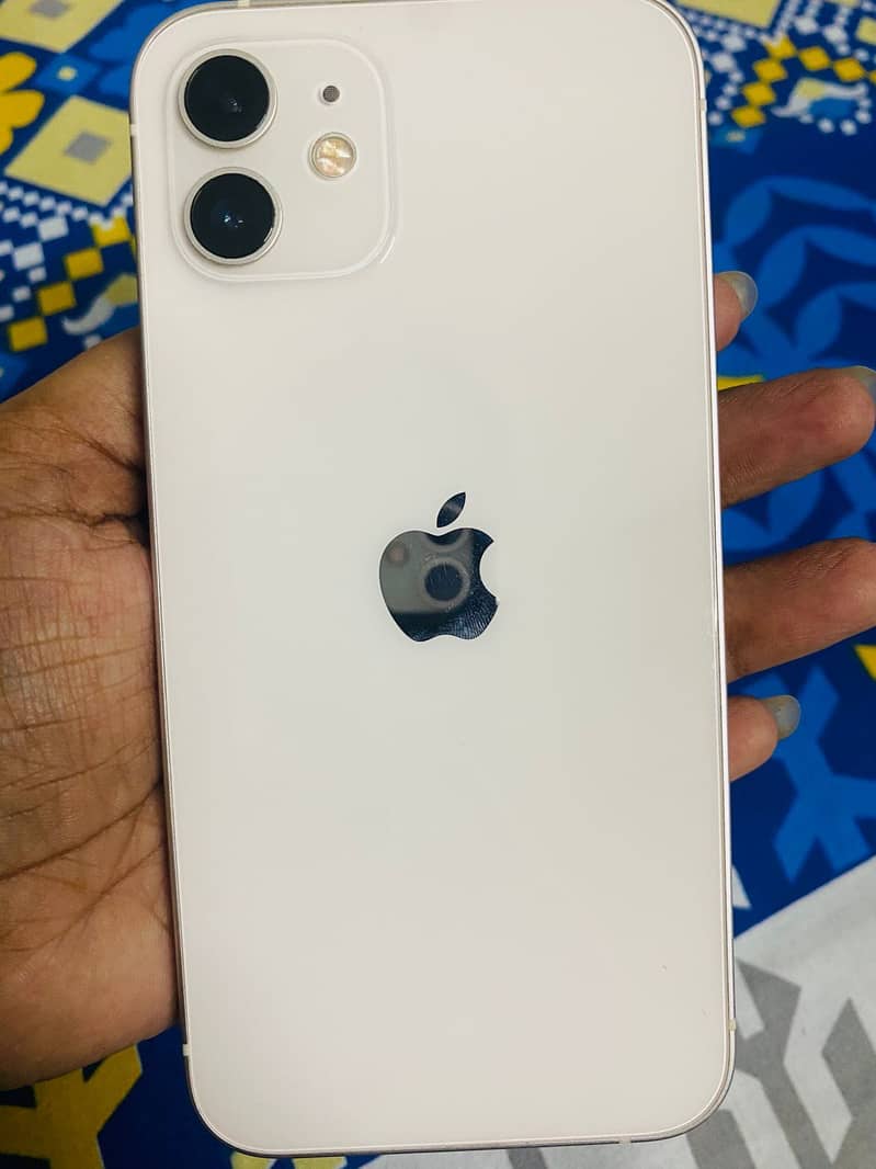 iPhone 12 4