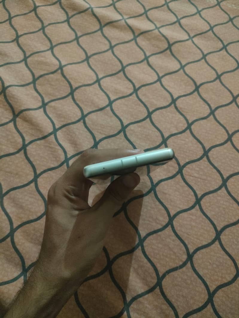 Google Pixel 7a 2