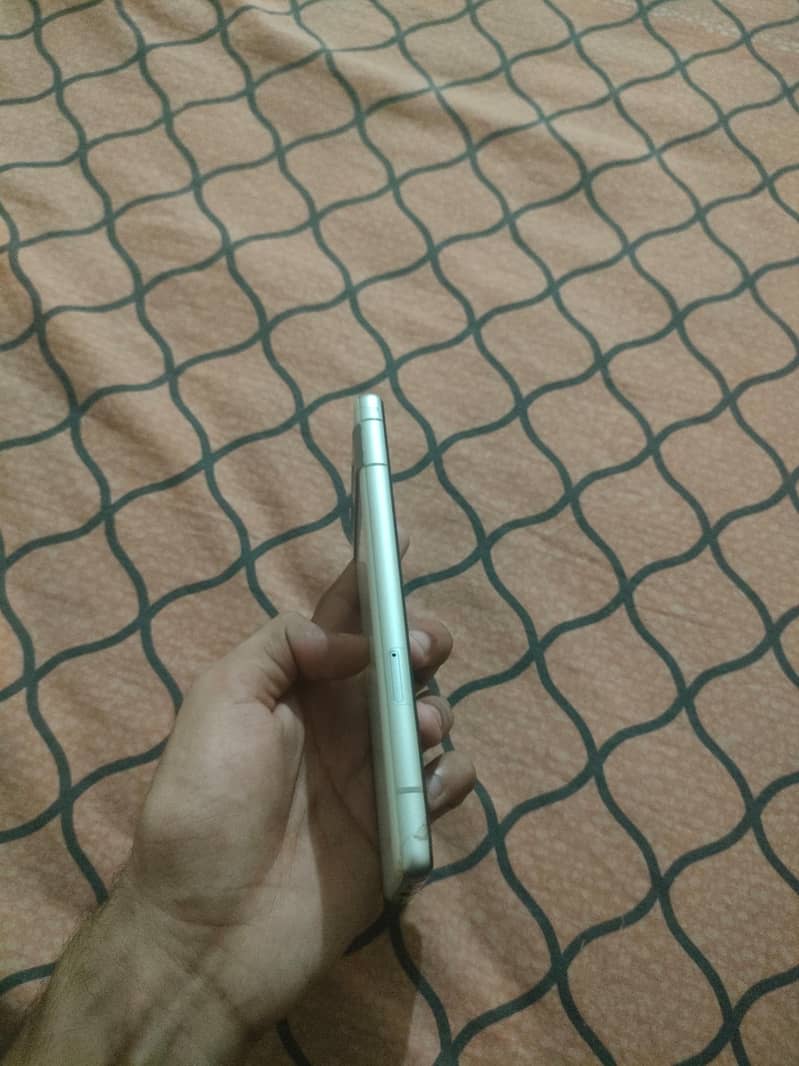 Google Pixel 7a 5