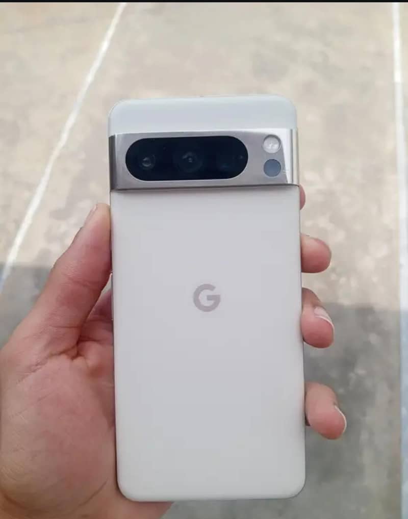 Google Pixel 8 Pro 2