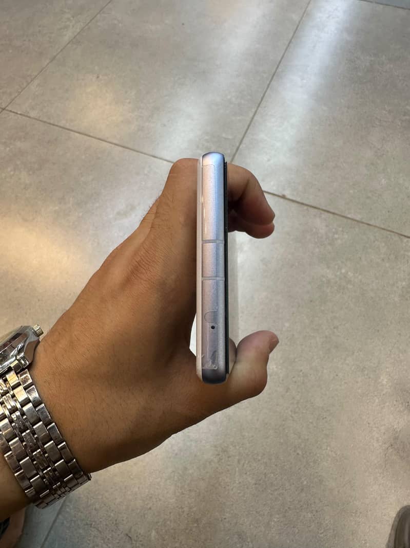 Google Pixel 7a 3