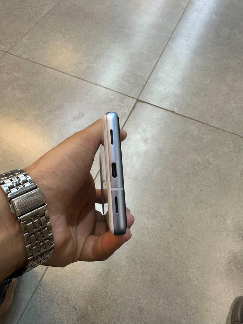 Google Pixel 7a 4