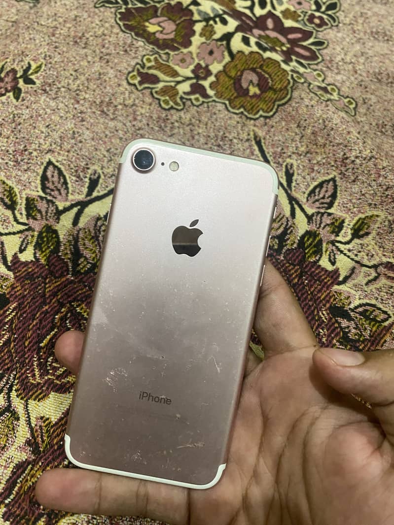 Apple iPhone 7 2