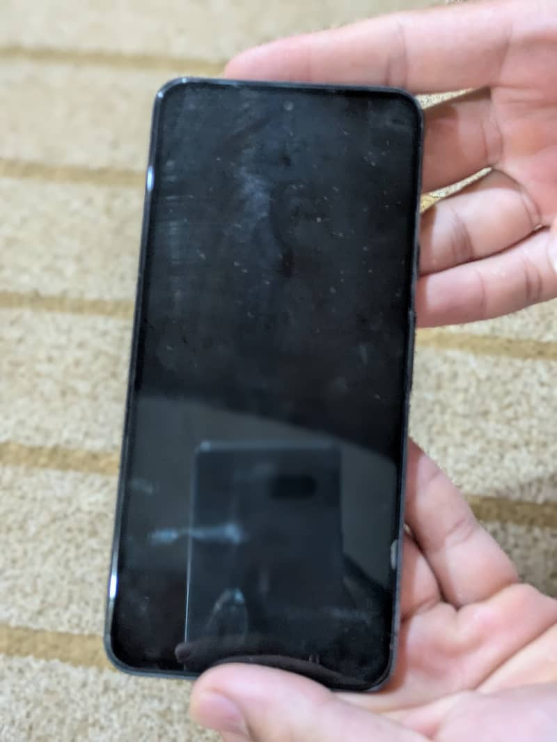 Google Pixel 8 4