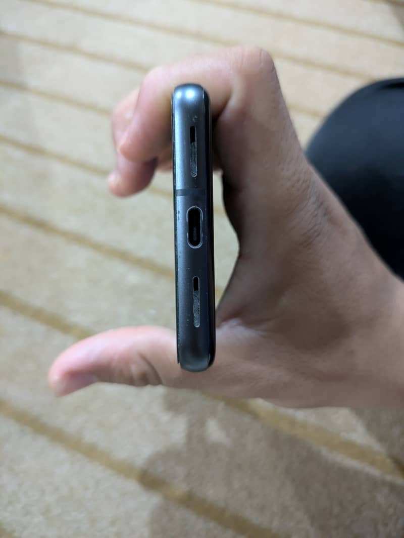 Google Pixel 8 6