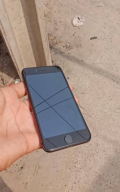 Apple iPhone 8 5