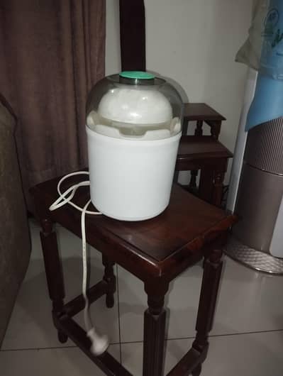 Yogurt maker