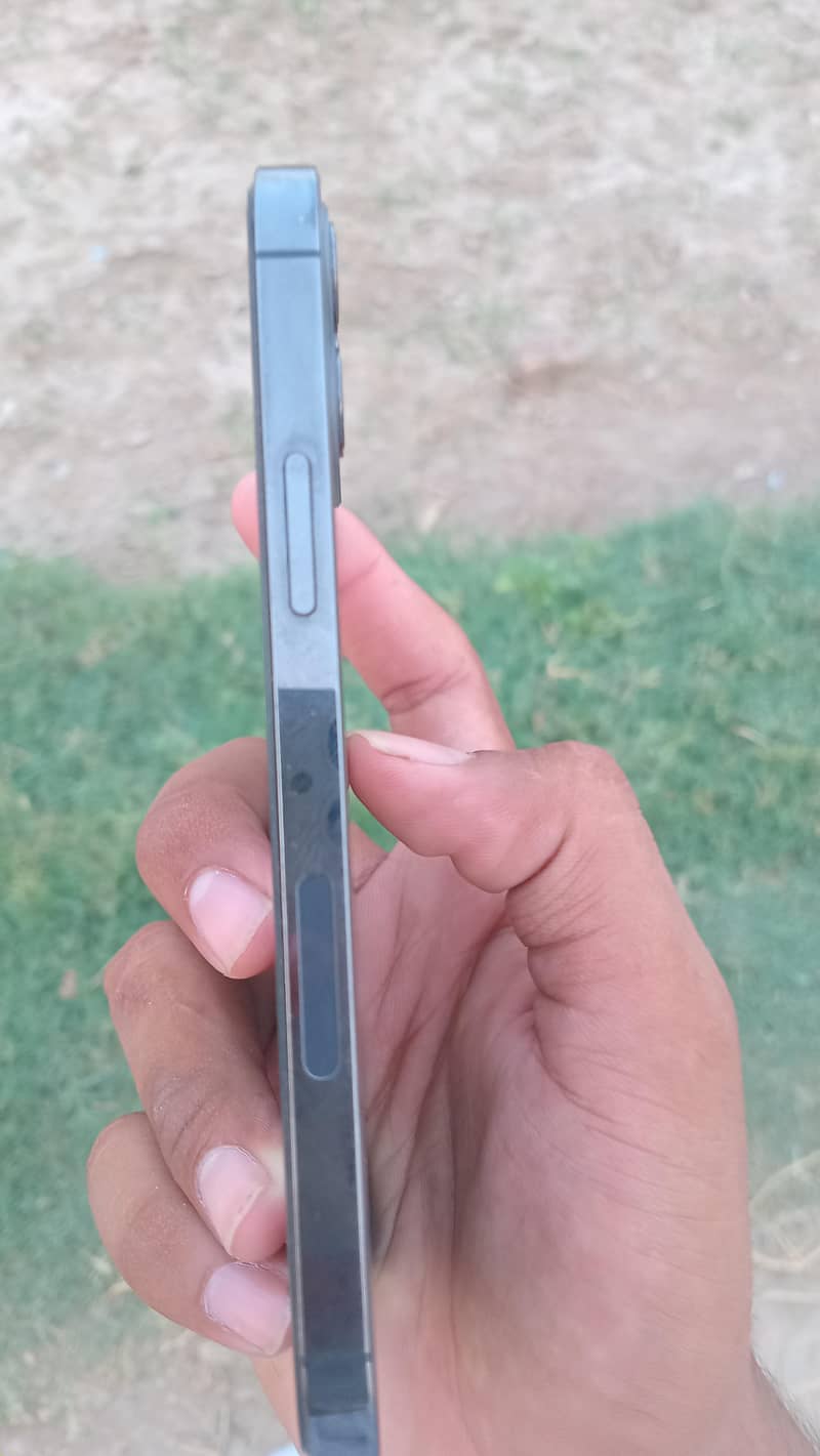 Apple iPhone 12 Pro 4