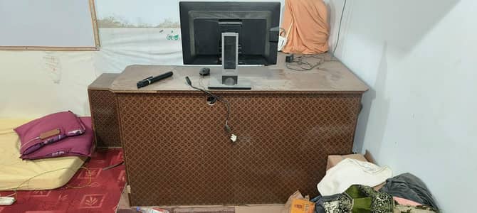 PC system table and sitting