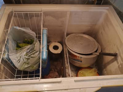 downlnce freezer bohat zabardast cooling karta h jis bai Lena h wo