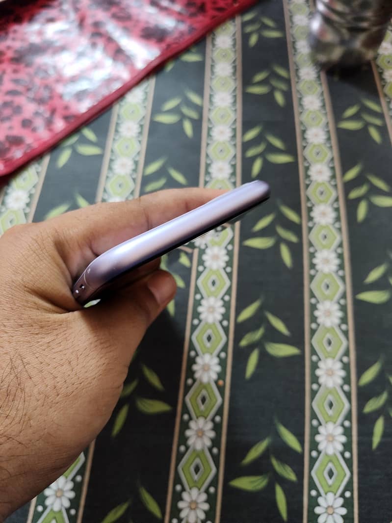 Apple iPhone 11 5
