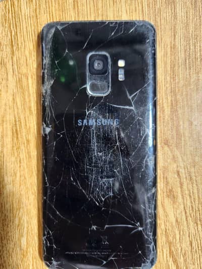 Samsung Mobile S9 10/7 condition Ma