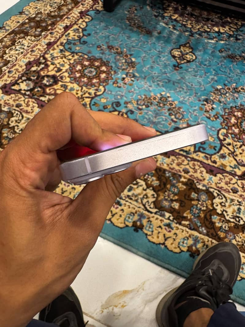 Apple iPhone 14 4
