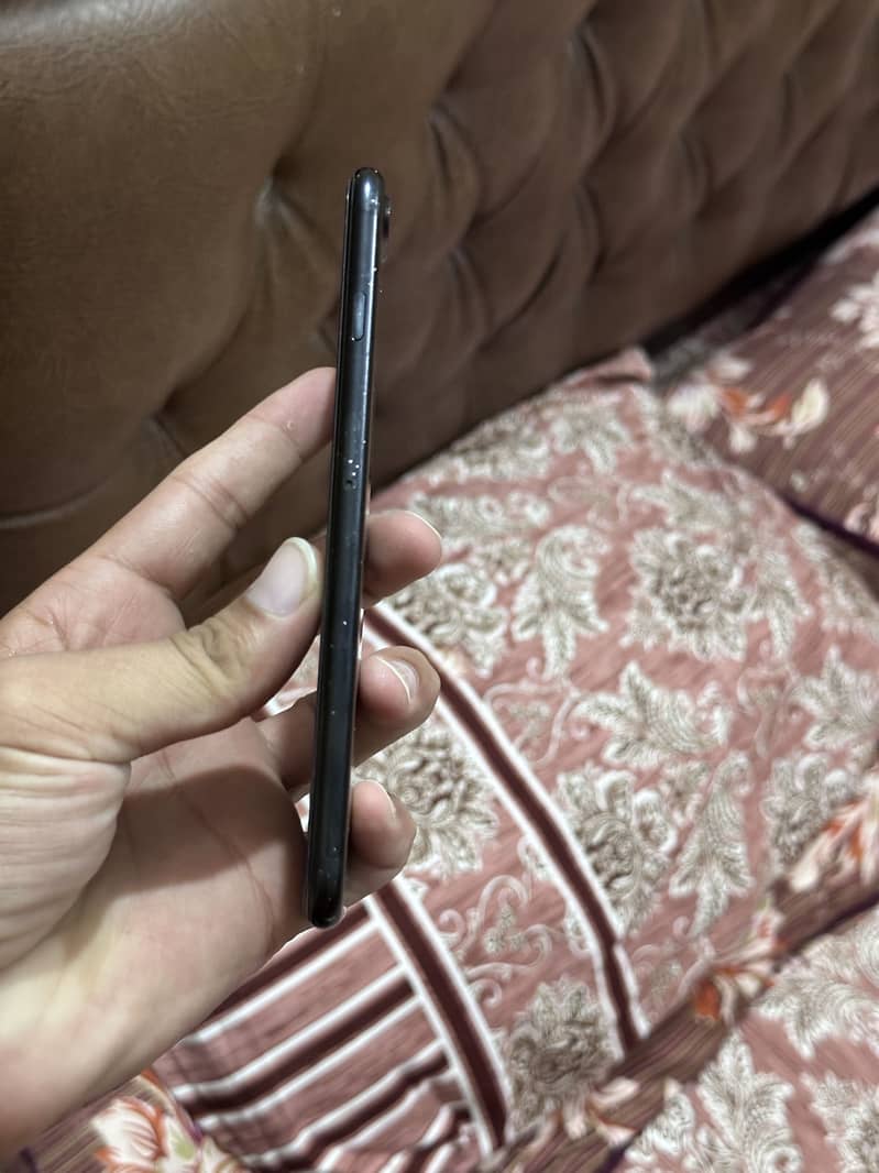 Apple iPhone 7 Plus 1