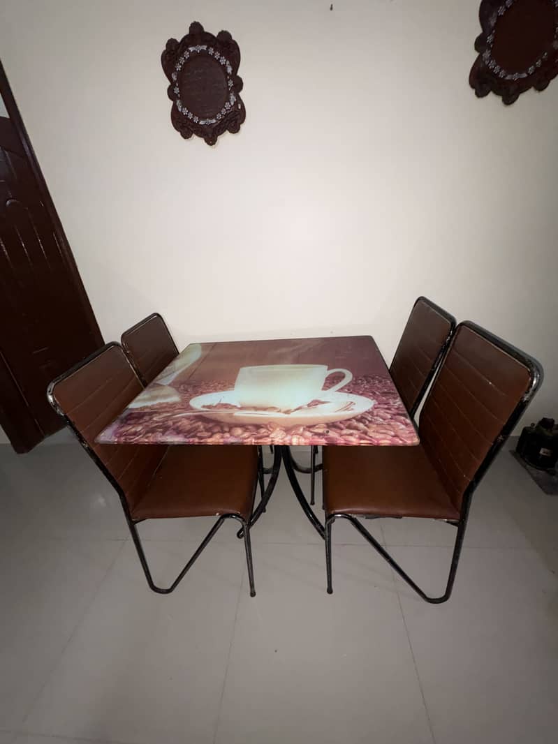 Dining table 0