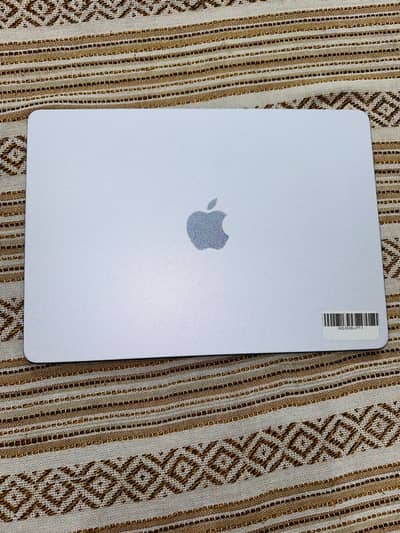 MacBook Air 13-inch, M4, 2025