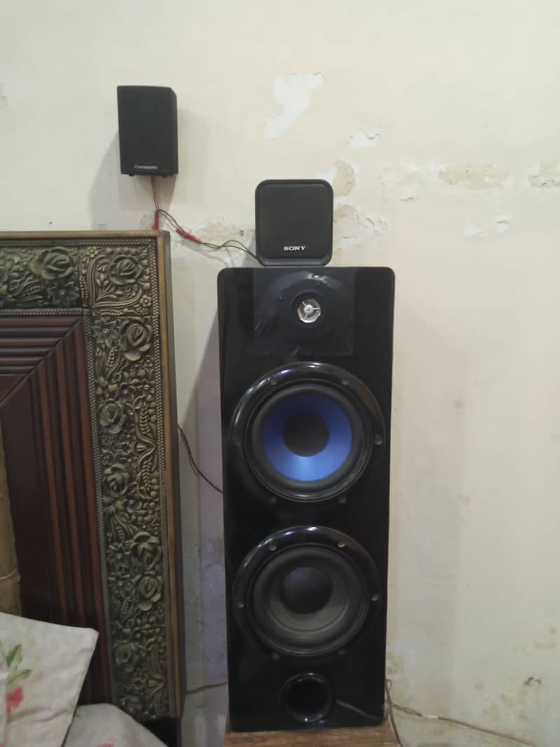 Sound System with 9 speakers 0