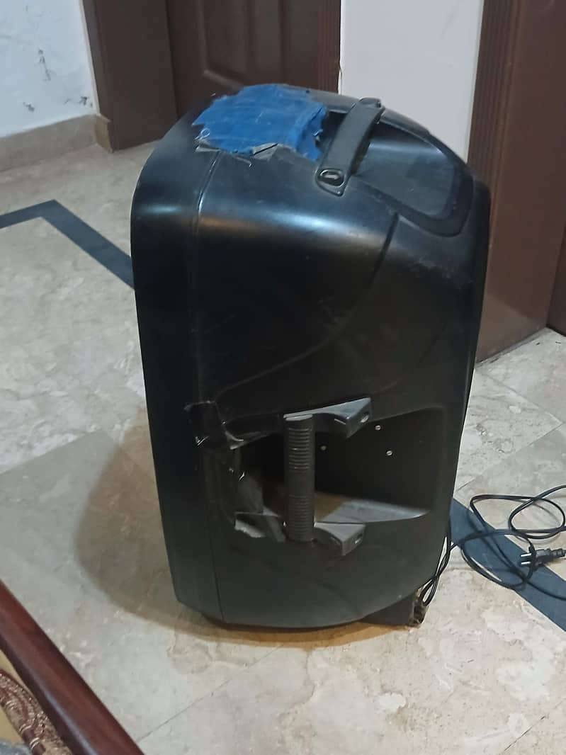 speakers 2