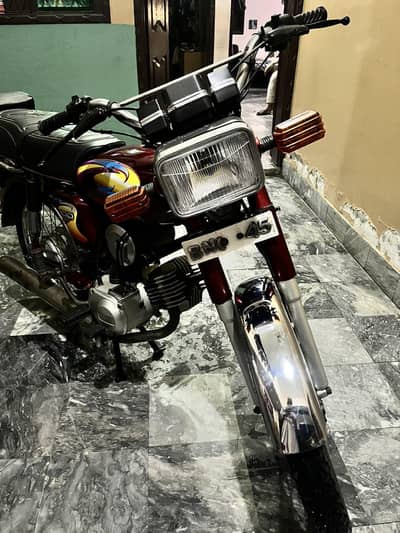 Royale Yamaha 100