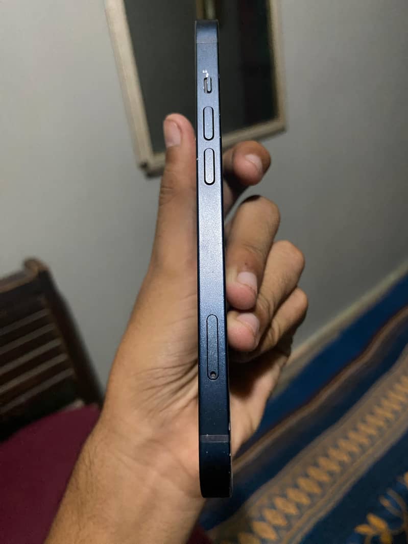 Apple iPhone 13 1