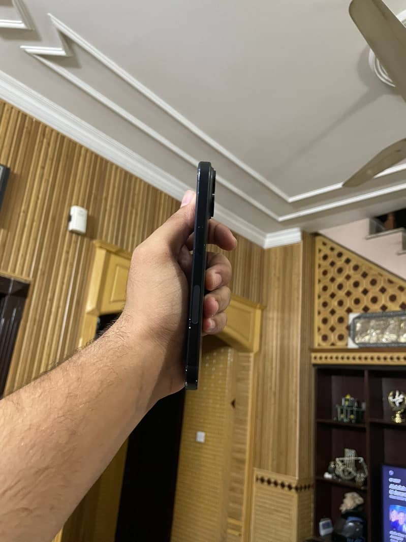 Apple iPhone 15 2