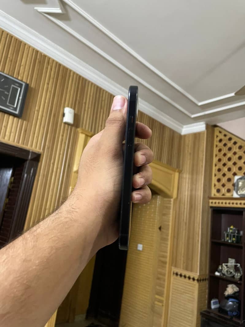 Apple iPhone 15 3