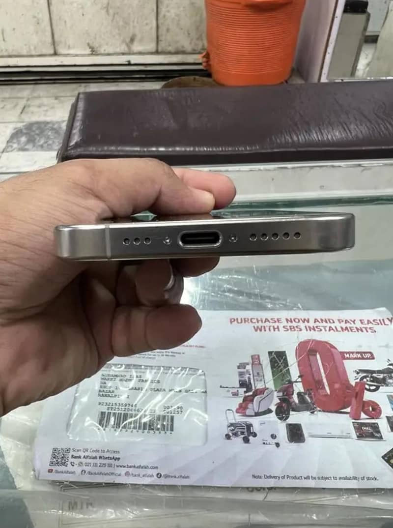Apple iPhone 15 Pro Max 4