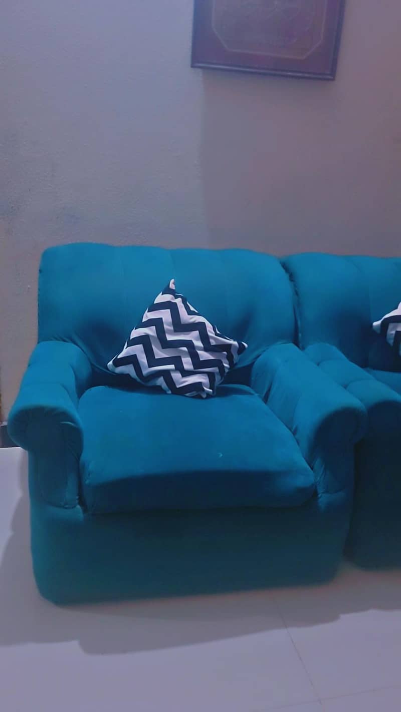 2 single sofa 0
