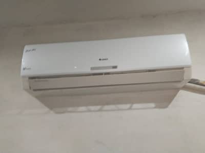 Ac for sale in a good condition