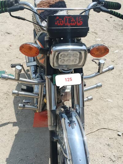 United 125 motorcycle