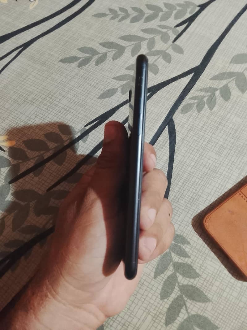 Apple iPhone 7 1