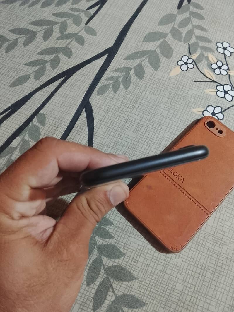 Apple iPhone 7 4