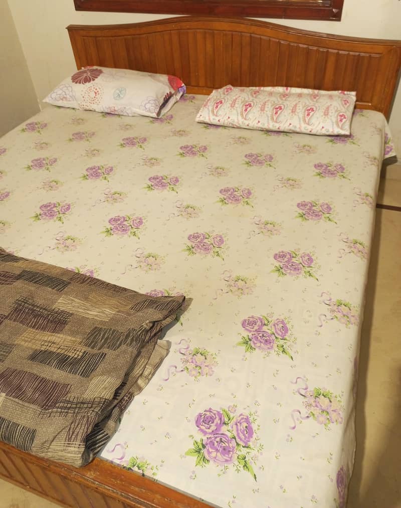 Queen Size Bed 1