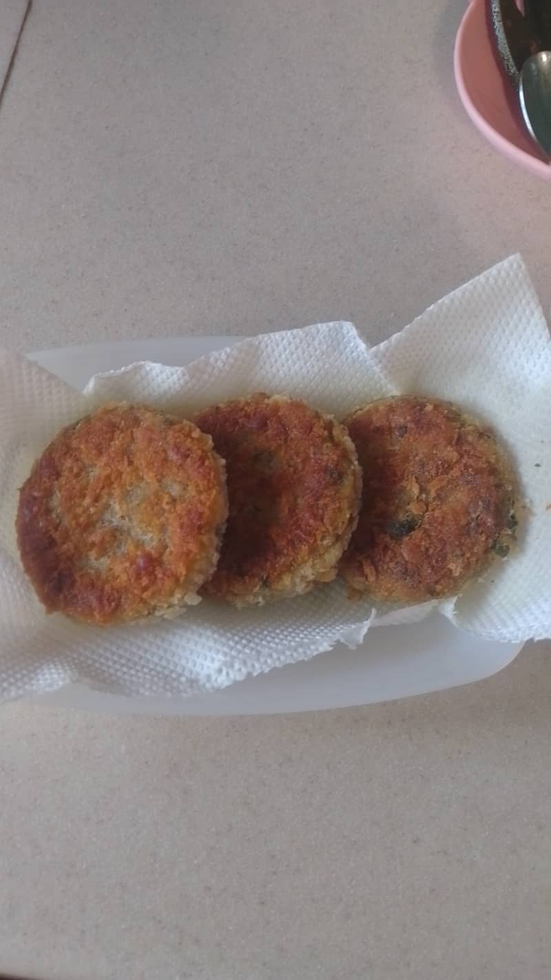 مجھے جاب چاہیے خانسامہ  کک  شیف کی ا 5