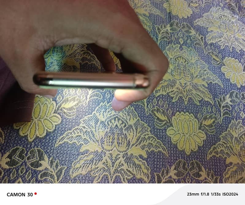 Apple iPhone 11 4