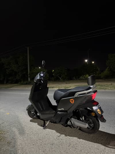 Yadea T5